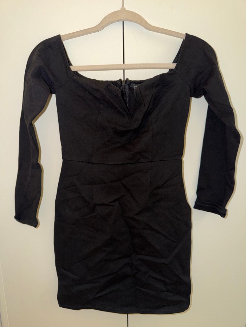 Black Off-Shoulder Long Sleeve Bodycon Dress